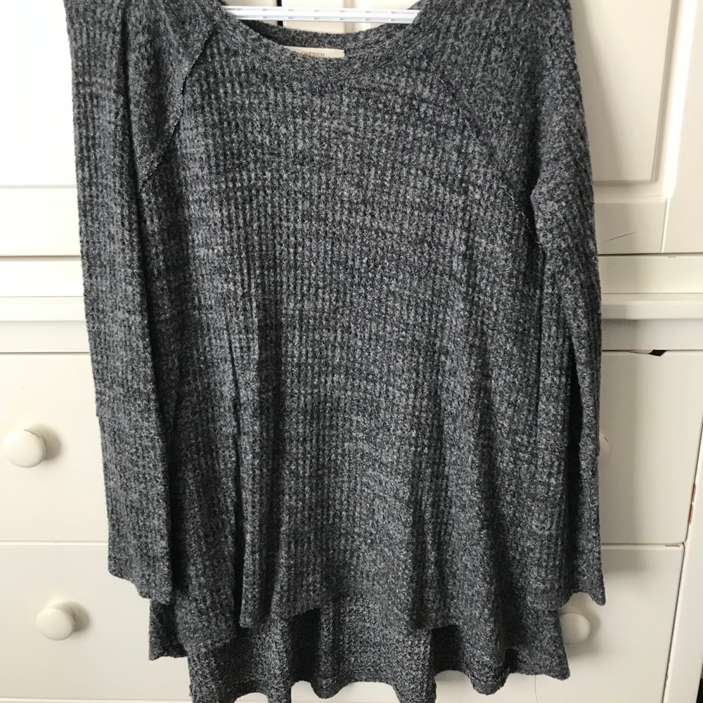 Flowy open sleeved sweater